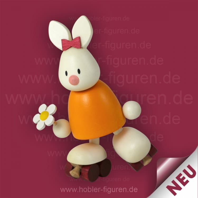 Kaninchen Emma mit Rollschuh