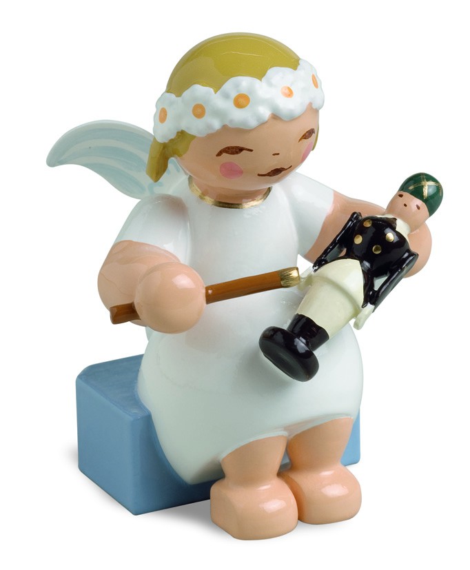 Margeritenengel sitzend mit Bergmann