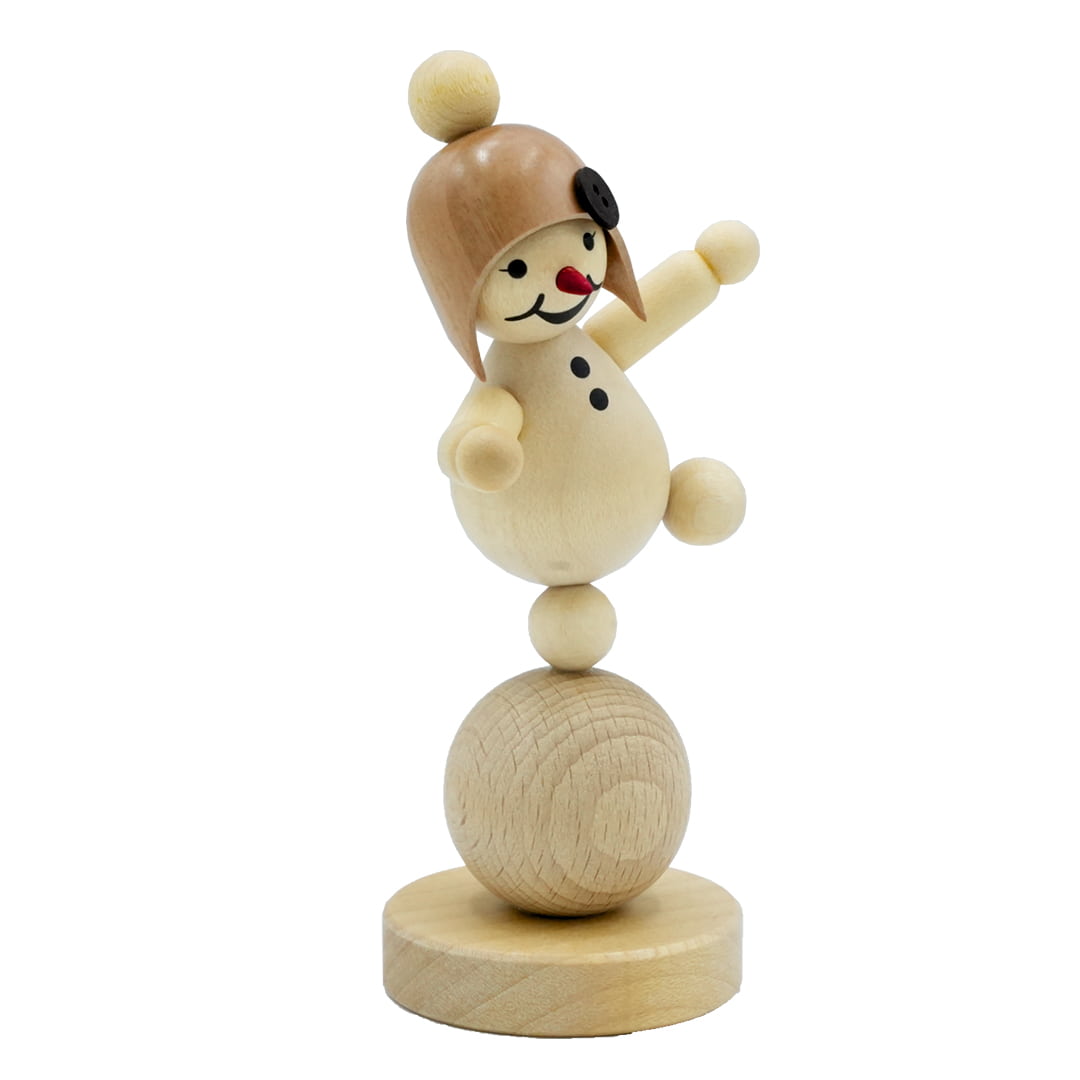 Schneemädchen auf Ball