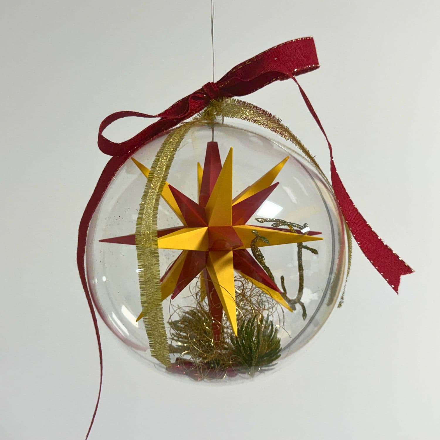 Original Herrnhuter Stern in Weihnachtskugel - gelb/rot
