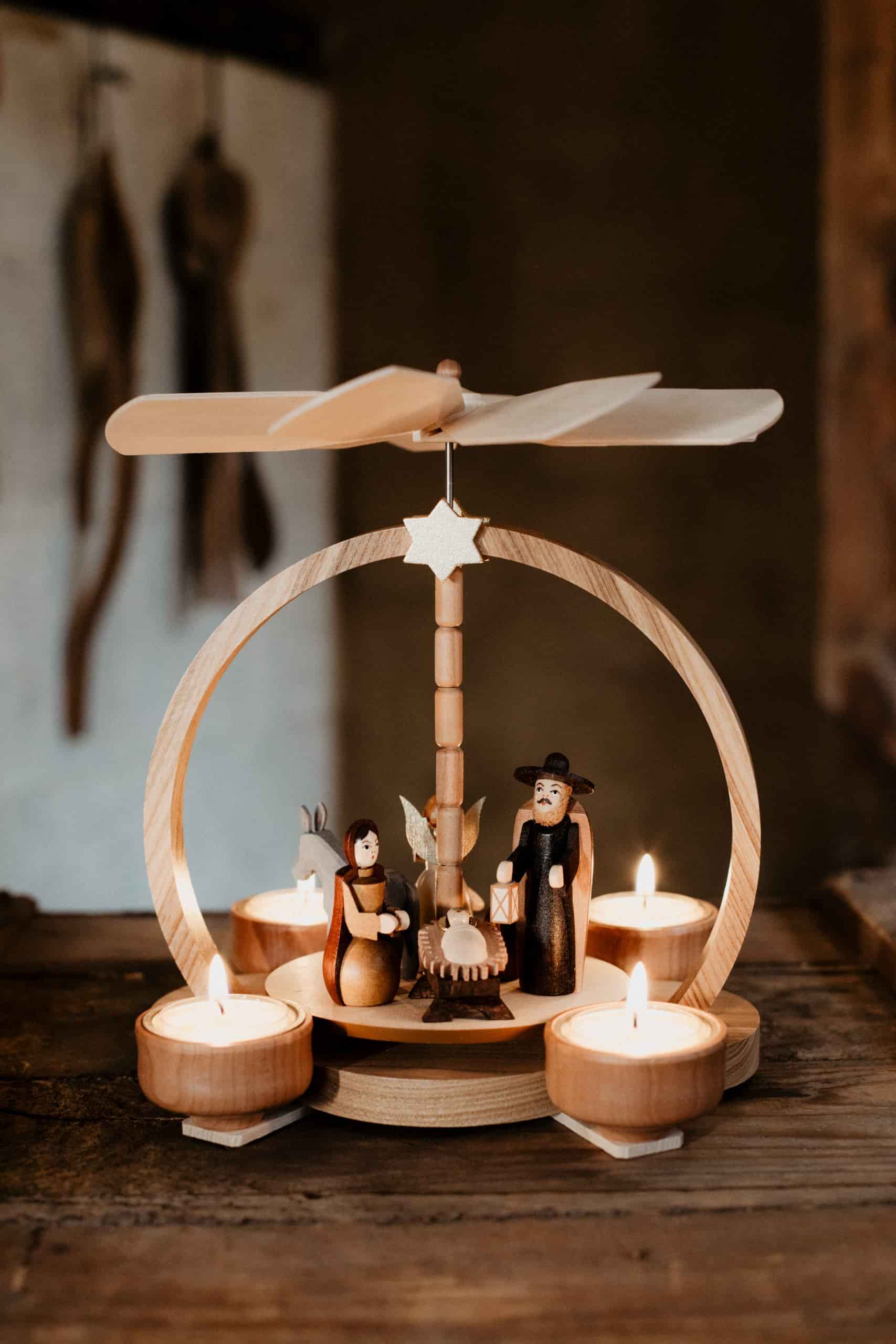 Teelichtpyramide Christi Geburt natur