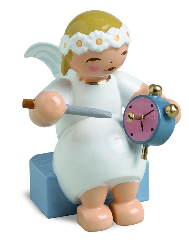 Margeritenengel sitzend mit Wecker