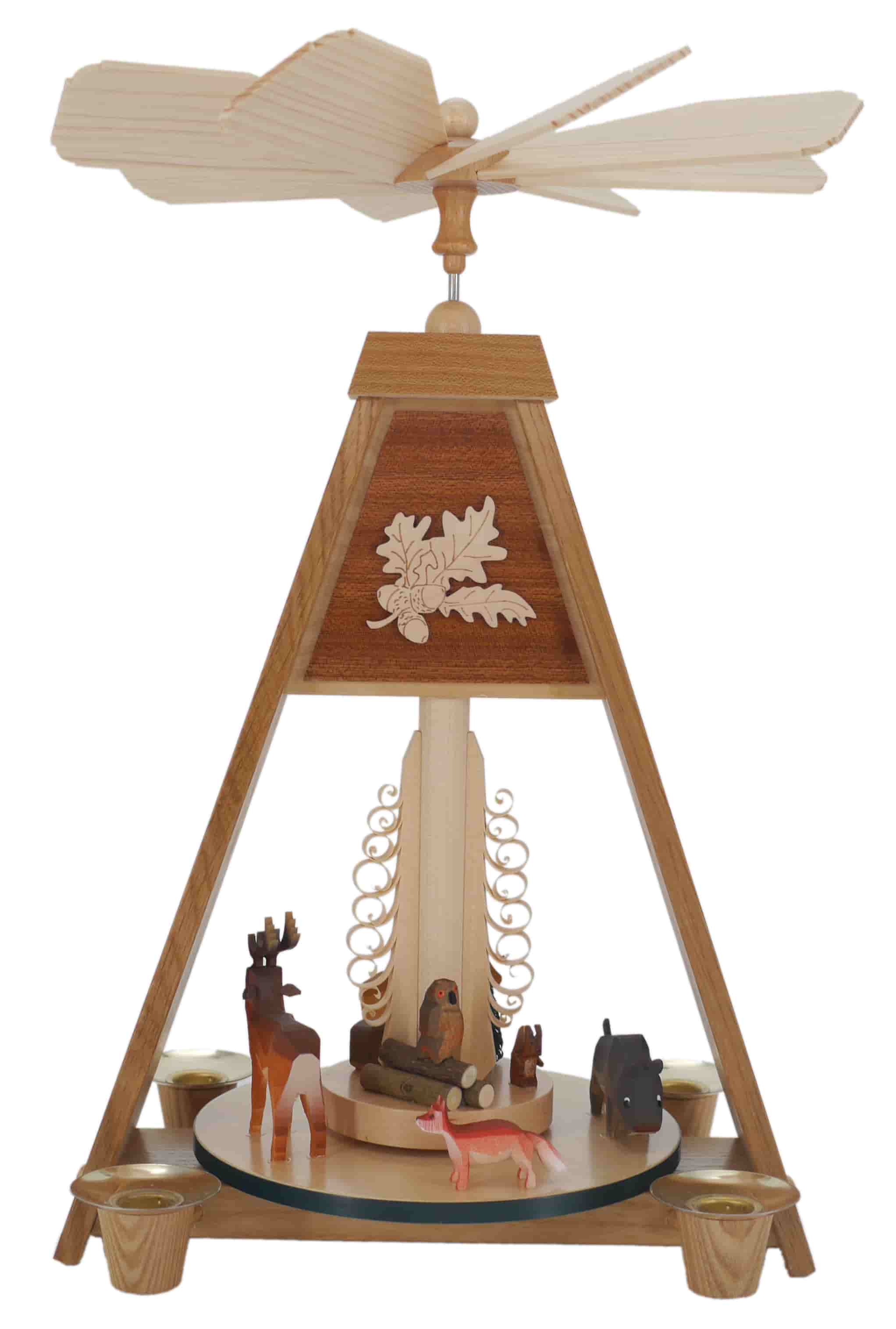 Pyramide mit Waldtieren