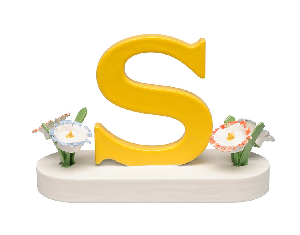 Buchstabe S, mit Blume