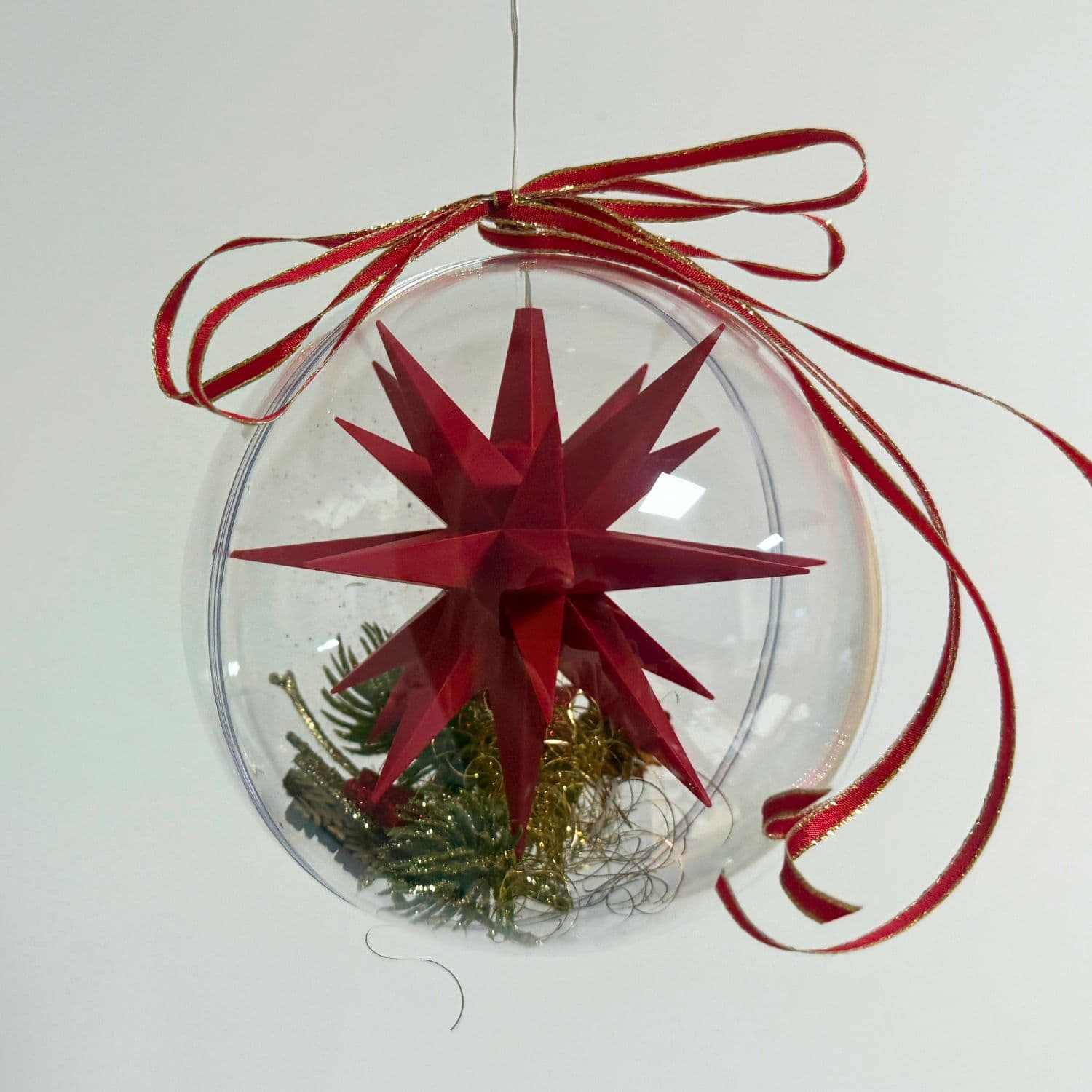 Original Herrnhuter Stern in Weihnachtskugel - rot