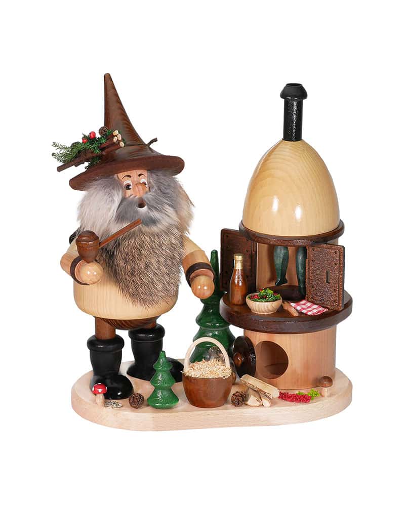 Räuchermann Wichtel am Räucherofen