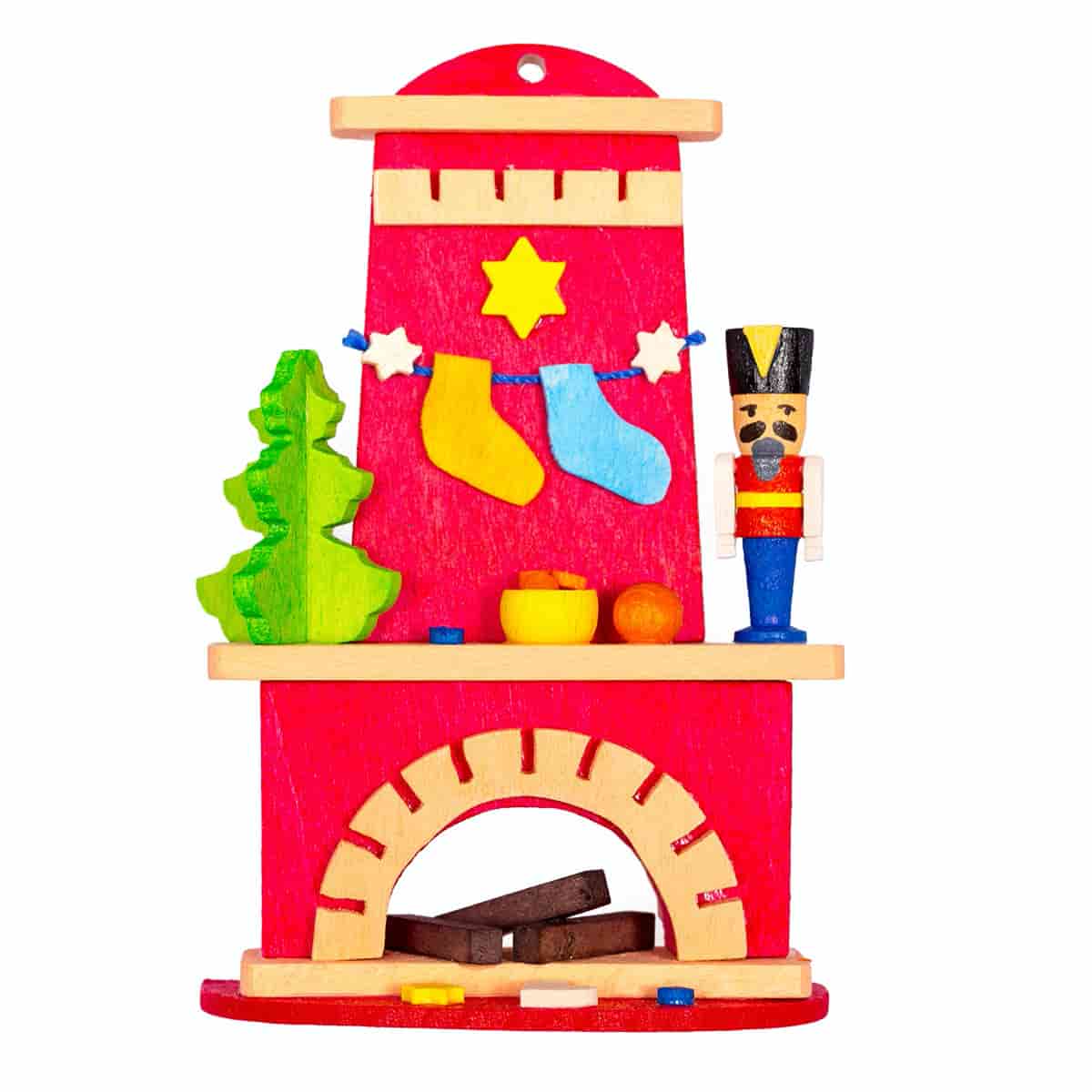 Großer Kamin als Baumschmuck