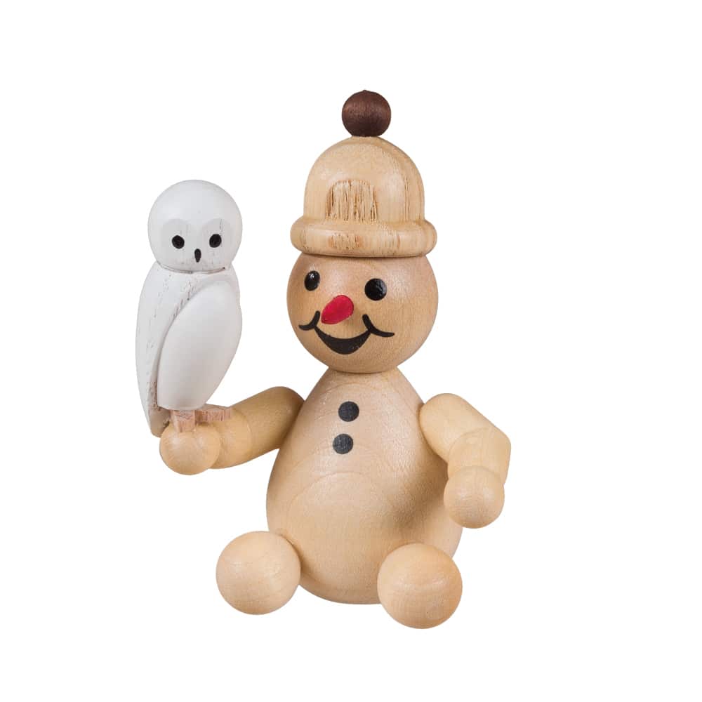 Schneemann Junior mit Schneeeule sitzend