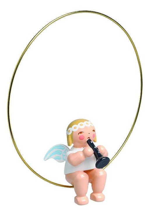 Margeritenengel im Ring mit Klarinette